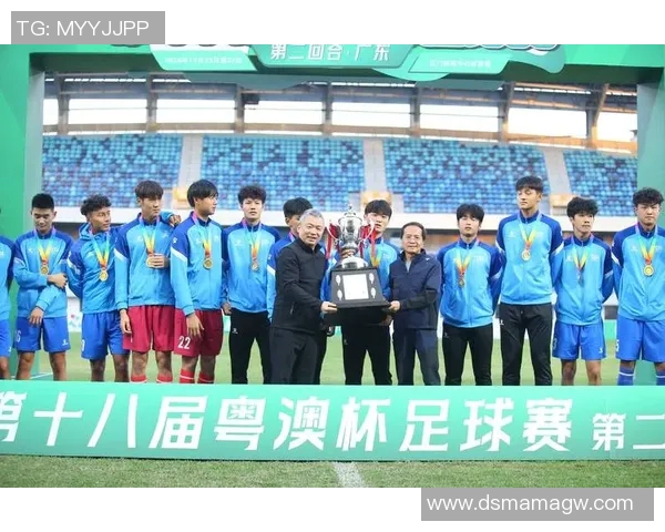 广州足球队防反战术解析:从防守到反击的完美转变与执行 广州足球队防反战术解析:从防守到反击的完美转变与执行